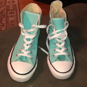 Torqoisue Converse size 8 high top